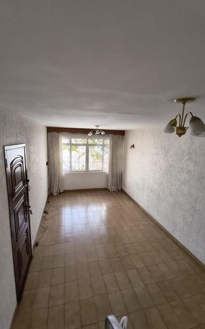 Casa à venda com 168m², 3 quartos e 2 vagas Casa à venda com 168m², 3 quartos e 2 vagasSala