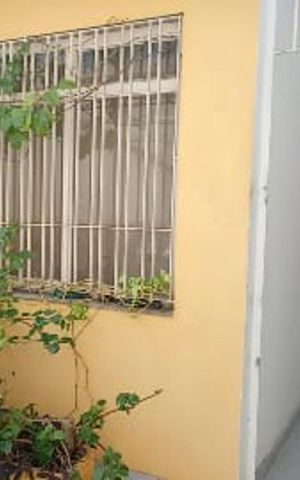 Casa à venda com 168m², 3 quartos e 2 vagas Casa à venda com 168m², 3 quartos e 2 vagasÁrea externa