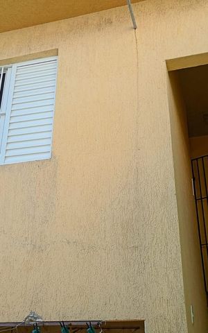 Casa à venda com 168m², 3 quartos e 2 vagas Casa à venda com 168m², 3 quartos e 2 vagasÁrea externa