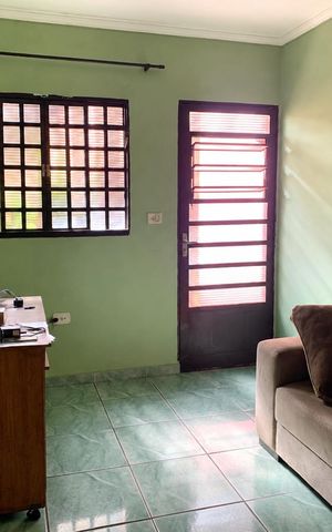 Casa à venda com 280m², 4 quartos e 2 vagas Casa à venda com 280m², 4 quartos e 2 vagasSala