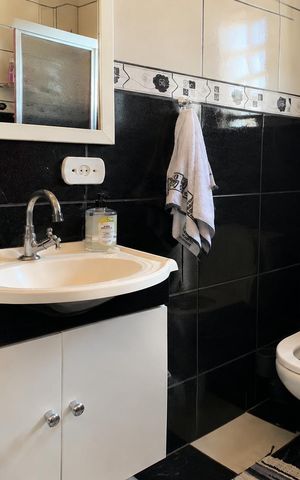 Casa à venda com 280m², 4 quartos e 2 vagas Casa à venda com 280m², 4 quartos e 2 vagasBanheiro