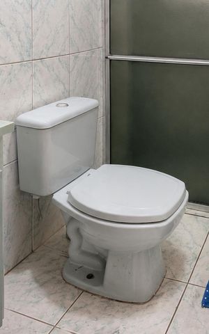 Casa à venda com 280m², 4 quartos e 2 vagas Casa à venda com 280m², 4 quartos e 2 vagasBanheiro