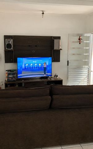 Casa à venda com 280m², 4 quartos e 2 vagas Casa à venda com 280m², 4 quartos e 2 vagasSala