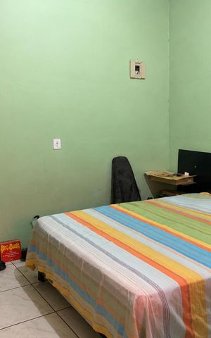 Casa à venda com 280m², 4 quartos e 2 vagas Casa à venda com 280m², 4 quartos e 2 vagasQuarto