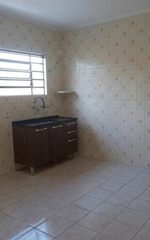 Casa para alugar com 170m², 2 quartos e 2 vagas Casa para alugar com 170m², 2 quartos e 2 vagasCozinha