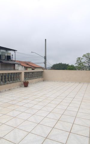 Casa à venda com 150m², 3 quartos e 3 vagasVaranda 2