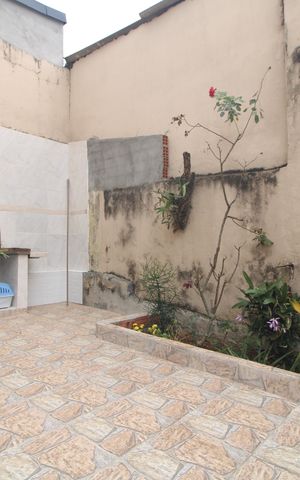 Casa à venda com 150m², 3 quartos e 3 vagasFundos da casa