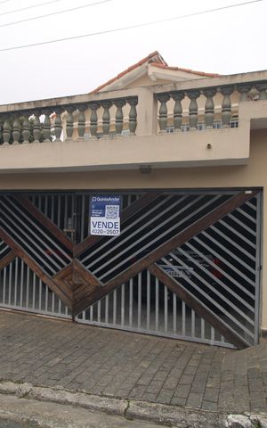 Casa à venda com 150m², 3 quartos e 3 vagasFachada