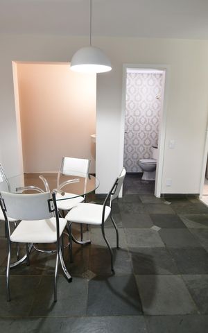 Apartamento à venda com 70m², 1 quarto e 1 vagaSala