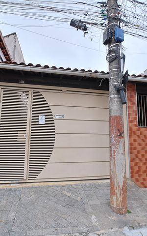 Casa para alugar com 350m², 5 quartos e 2 vagasFachada