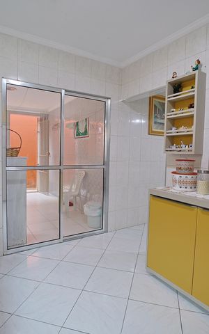 Casa para alugar com 350m², 5 quartos e 2 vagasCozinha
