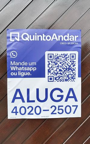 Casa para alugar com 171m², 2 quartos e 2 vagas Casa para alugar com 171m², 2 quartos e 2 vagasFachada