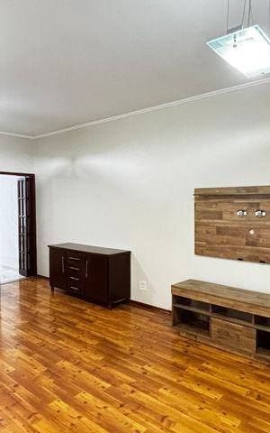 Casa para alugar com 171m², 2 quartos e 2 vagas Casa para alugar com 171m², 2 quartos e 2 vagasSala