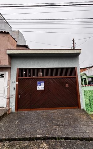 Casa para alugar com 171m², 2 quartos e 2 vagas Casa para alugar com 171m², 2 quartos e 2 vagasFachada