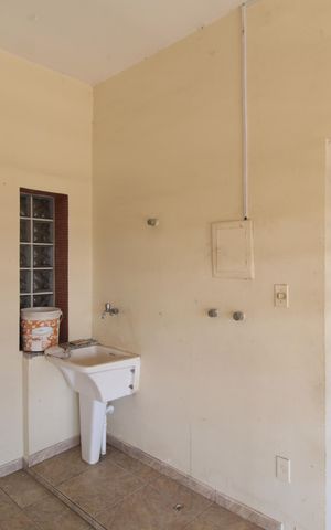 Casa à venda com 360m², 3 quartos e 3 vagasÁrea de Serviço
