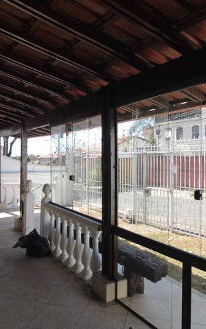 Casa à venda com 360m², 3 quartos e 3 vagasFachada