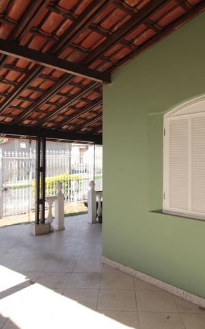 Casa à venda com 360m², 3 quartos e 3 vagasFachada