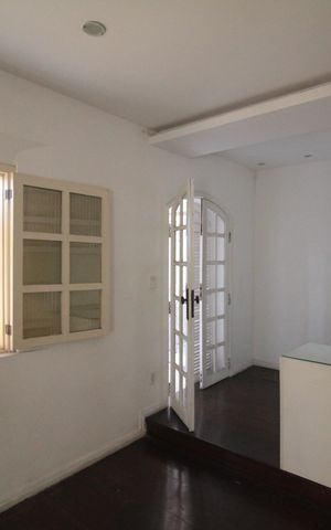 Casa à venda com 360m², 3 quartos e 3 vagasSala de TV