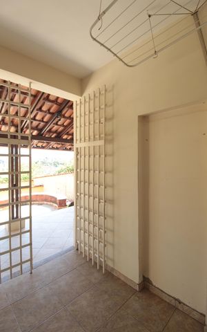 Casa à venda com 360m², 3 quartos e 3 vagasÁrea de Serviço