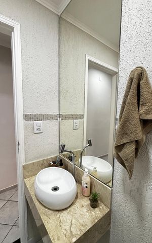 Casa à venda com 198m², 3 quartos e 5 vagas Casa à venda com 198m², 3 quartos e 5 vagasLavabo