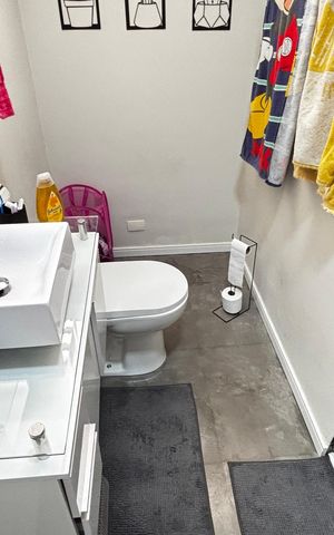 Casa à venda com 198m², 3 quartos e 5 vagas Casa à venda com 198m², 3 quartos e 5 vagasBanheiro