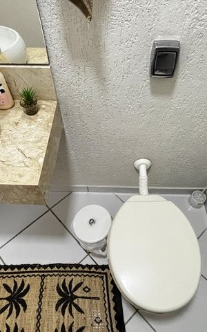 Casa à venda com 198m², 3 quartos e 5 vagas Casa à venda com 198m², 3 quartos e 5 vagasLavabo