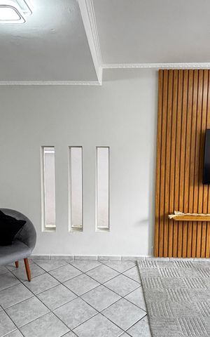 Casa à venda com 198m², 3 quartos e 5 vagas Casa à venda com 198m², 3 quartos e 5 vagasSala