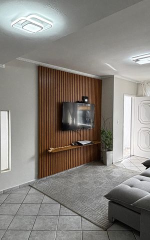 Casa à venda com 198m², 3 quartos e 5 vagas Casa à venda com 198m², 3 quartos e 5 vagasSala
