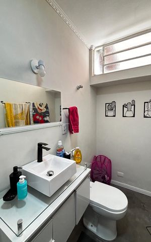 Casa à venda com 198m², 3 quartos e 5 vagas Casa à venda com 198m², 3 quartos e 5 vagasBanheiro