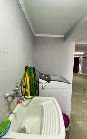 Casa à venda com 198m², 3 quartos e 5 vagas Casa à venda com 198m², 3 quartos e 5 vagasGaragem - Area de Serviço