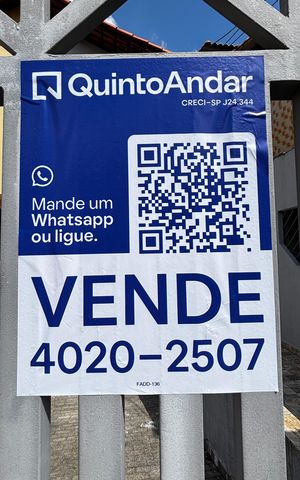 Casa à venda com 198m², 3 quartos e 5 vagas Casa à venda com 198m², 3 quartos e 5 vagasFachada