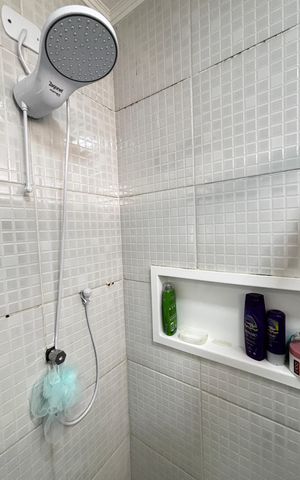 Casa à venda com 198m², 3 quartos e 5 vagas Casa à venda com 198m², 3 quartos e 5 vagasBanheiro da Suíte