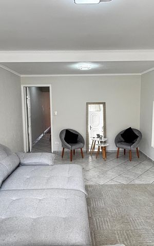 Casa à venda com 198m², 3 quartos e 5 vagas Casa à venda com 198m², 3 quartos e 5 vagasSala