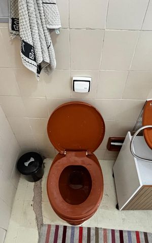 Casa à venda com 198m², 3 quartos e 5 vagas Casa à venda com 198m², 3 quartos e 5 vagasQuintal - Banheiro