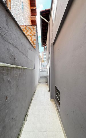 Casa à venda com 198m², 3 quartos e 5 vagas Casa à venda com 198m², 3 quartos e 5 vagasCorredor