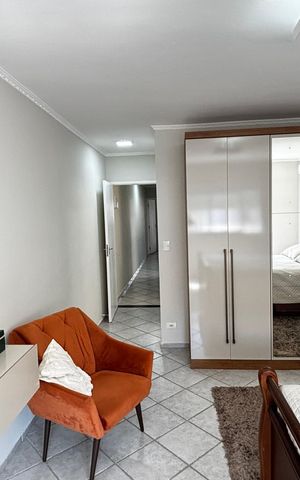 Casa à venda com 198m², 3 quartos e 5 vagas Casa à venda com 198m², 3 quartos e 5 vagasSuite