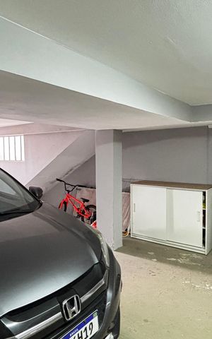 Casa à venda com 198m², 3 quartos e 5 vagas Casa à venda com 198m², 3 quartos e 5 vagasGaragem