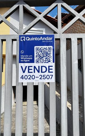 Casa à venda com 198m², 3 quartos e 5 vagas Casa à venda com 198m², 3 quartos e 5 vagasFachada