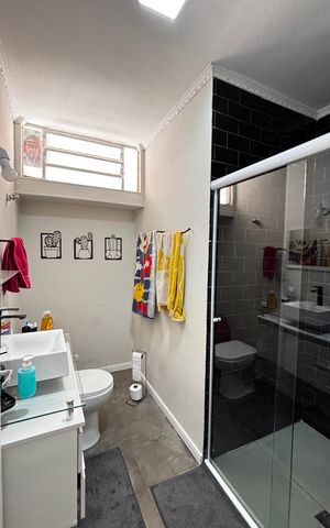 Casa à venda com 198m², 3 quartos e 5 vagas Casa à venda com 198m², 3 quartos e 5 vagasBanheiro