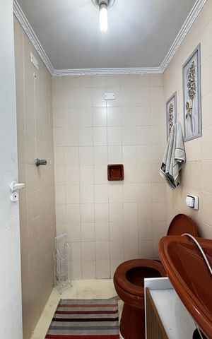 Casa à venda com 198m², 3 quartos e 5 vagas Casa à venda com 198m², 3 quartos e 5 vagasQuintal - Banheiro
