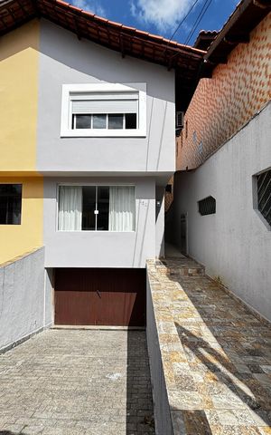 Casa à venda com 198m², 3 quartos e 5 vagas Casa à venda com 198m², 3 quartos e 5 vagasGaragem
