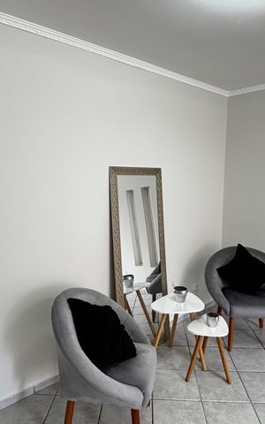 Casa à venda com 198m², 3 quartos e 5 vagas Casa à venda com 198m², 3 quartos e 5 vagasSala