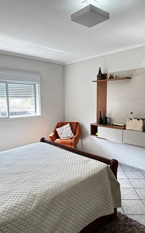 Casa à venda com 198m², 3 quartos e 5 vagas Casa à venda com 198m², 3 quartos e 5 vagasSuite
