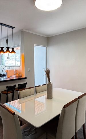 Casa à venda com 198m², 3 quartos e 5 vagas Casa à venda com 198m², 3 quartos e 5 vagasCozinha