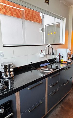 Casa à venda com 198m², 3 quartos e 5 vagas Casa à venda com 198m², 3 quartos e 5 vagasCozinha