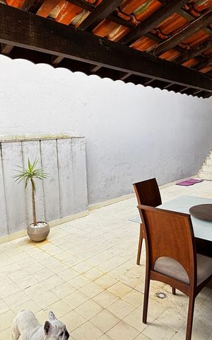 Casa à venda com 198m², 3 quartos e 5 vagas Casa à venda com 198m², 3 quartos e 5 vagasQuintal