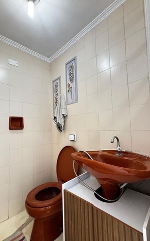 Casa à venda com 198m², 3 quartos e 5 vagas Casa à venda com 198m², 3 quartos e 5 vagasQuintal - Banheiro