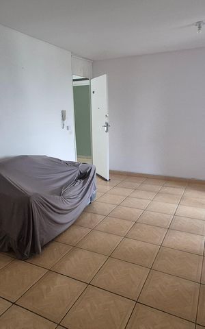 Apartamento à venda com 69m², 3 quartos e 1 vaga Apartamento à venda com 69m², 3 quartos e 1 vagaSala