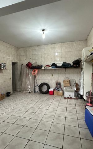 Casa à venda com 213m², 3 quartos e 1 vaga Casa à venda com 213m², 3 quartos e 1 vagaGaragem