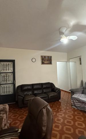 Casa à venda com 213m², 3 quartos e 1 vaga Casa à venda com 213m², 3 quartos e 1 vagaSala